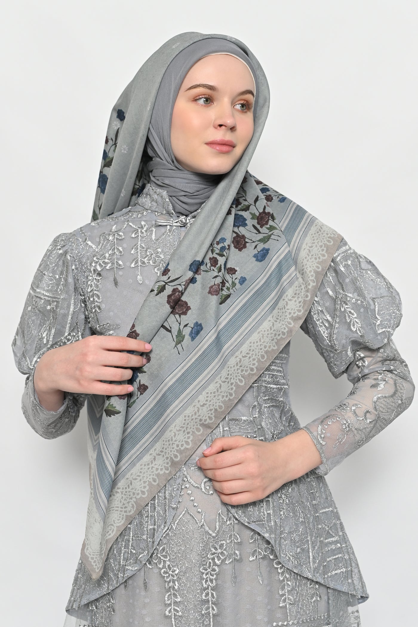 Putu Ayu Scarf