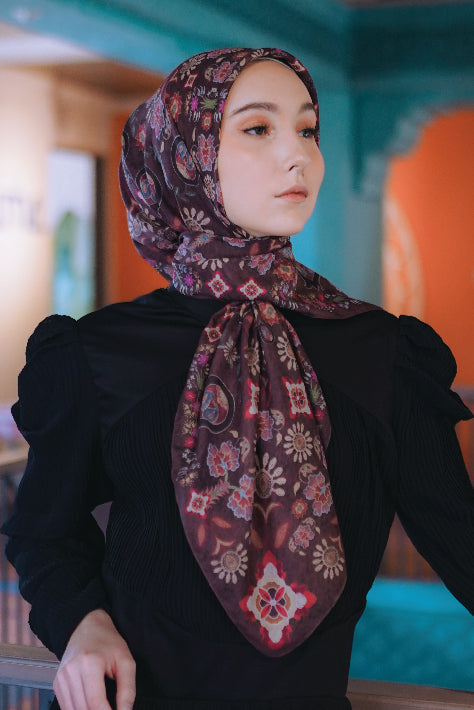 Anora Scarf